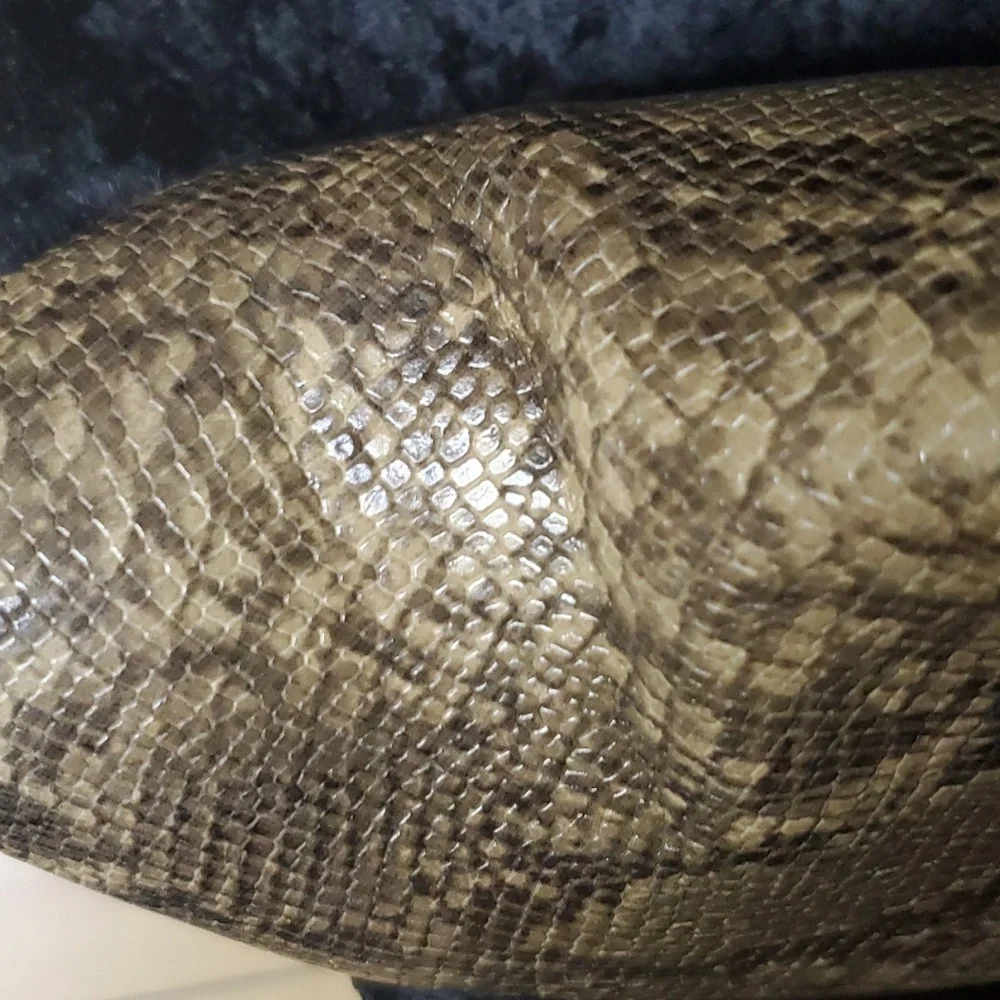 Gorgeous Raye Vegan Snakeskin 👢 Boots - Picture 9 of 12